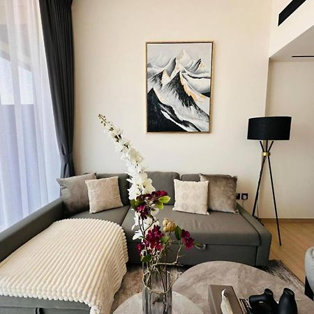 Stylish Brand-New 1Br Apartment Dubai Luaran gambar